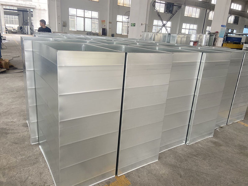产品材质：镀锌矩形角铁风管、不锈钢矩形角铁风管（可(kě)定制201、304、316L、Q235）